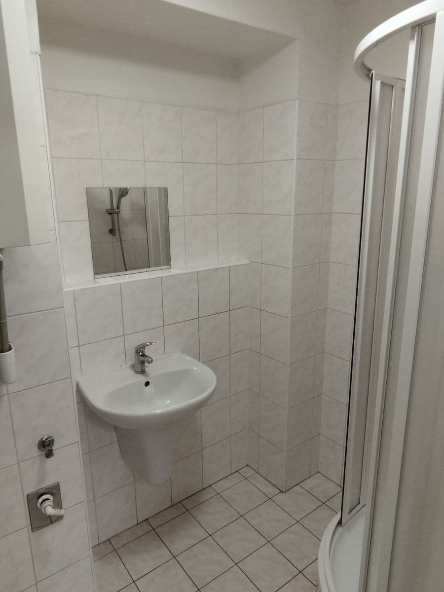 Pronájem bytu 1+1 40 m², U Pekáren, Praha, Praha Pronájem bytu 1+1 40 m², U Pekáren, Praha, Praha