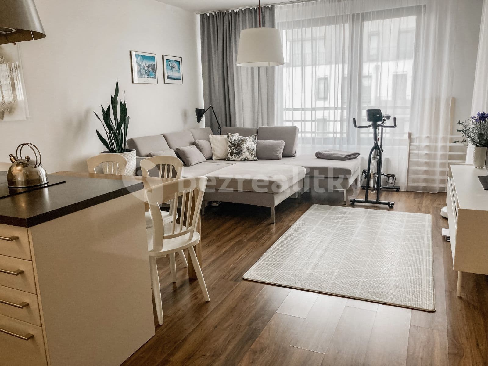 Pronájem bytu 2+kk 60 m², Sousedíkova, Praha, Praha Pronájem bytu 2+kk 60 m², Sousedíkova, Praha, Praha
