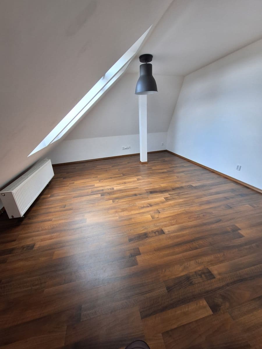 Pronájem bytu 1+kk 36 m², Kotnovská, Tábor, Jihočeský kraj Pronájem bytu 1+kk 36 m², Kotnovská, Tábor, Jihočeský kraj