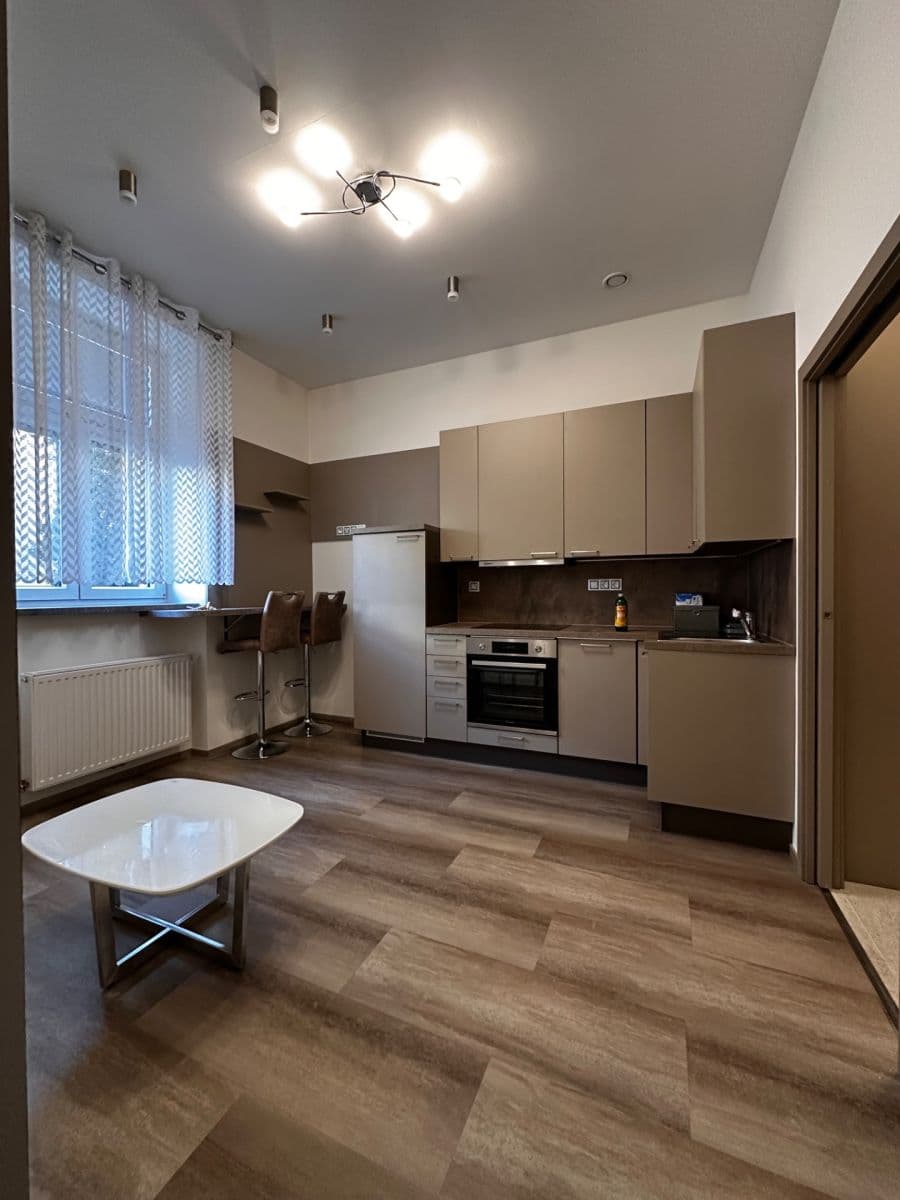 Pronájem bytu 2+kk 38 m², U Santošky, Praha, Praha Pronájem bytu 2+kk 38 m², U Santošky, Praha, Praha