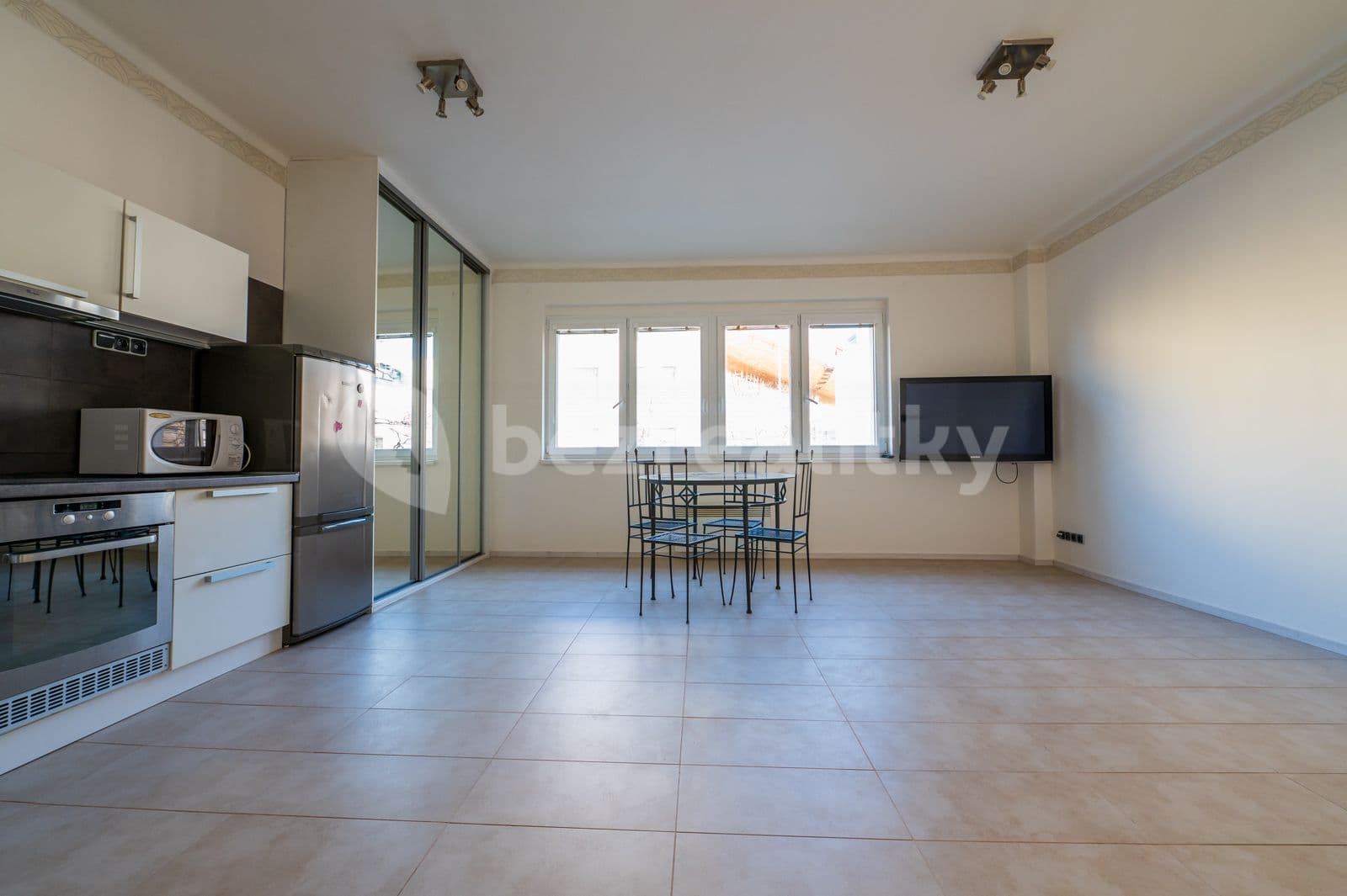 Pronájem bytu 2+kk 45 m², Osadní, Praha, Praha Pronájem bytu 2+kk 45 m², Osadní, Praha, Praha