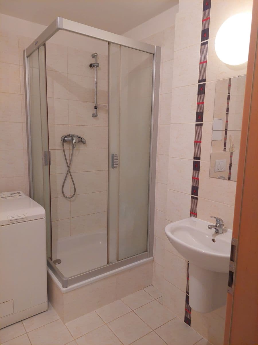 Prodej bytu 1+kk 43 m², Hlubočepská, Praha, Praha Prodej bytu 1+kk 43 m², Hlubočepská, Praha, Praha