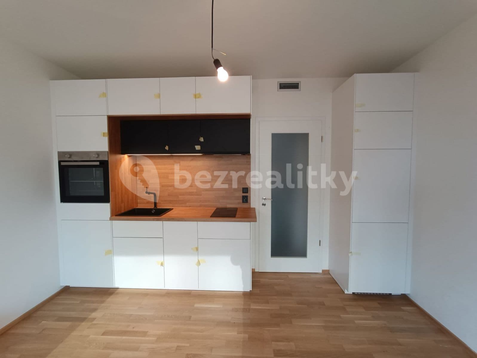 Pronájem bytu 1+kk 27 m², Mezi Vodami, Praha, Praha Pronájem bytu 1+kk 27 m², Mezi Vodami, Praha, Praha