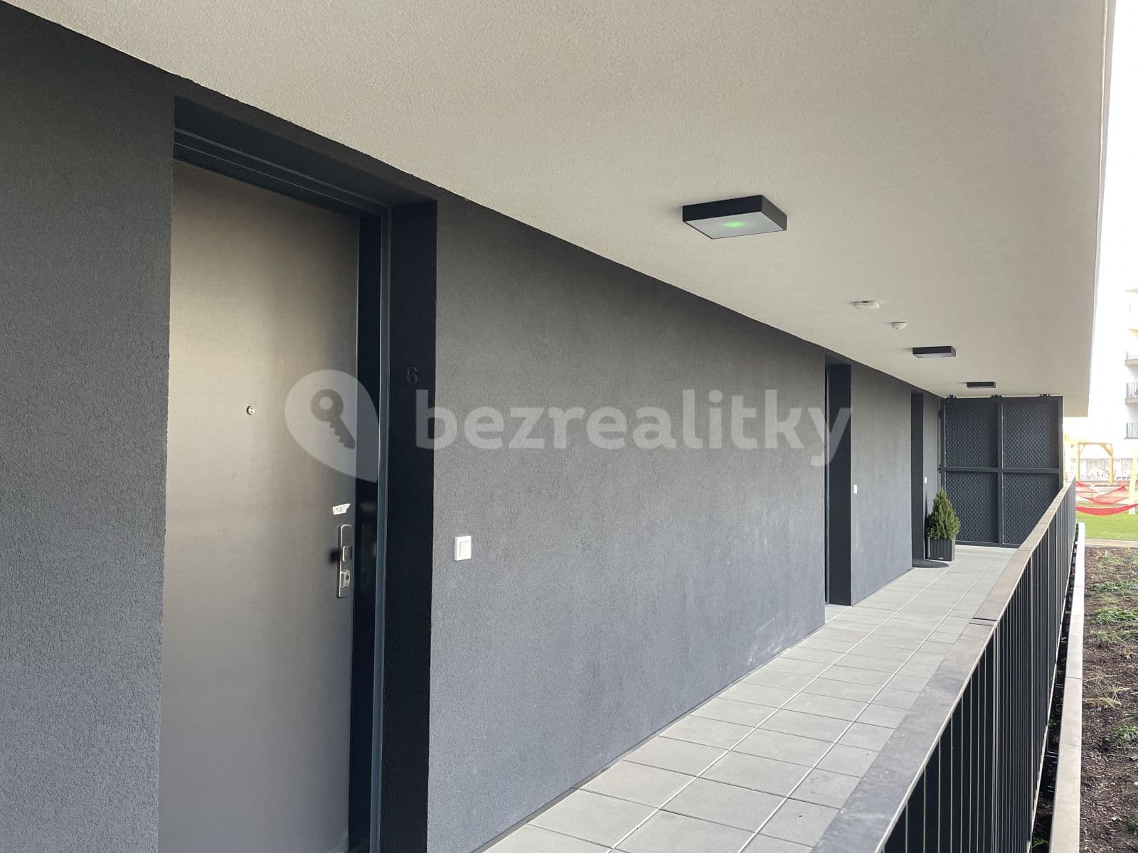 Pronájem bytu 1+kk 27 m², Mezi Vodami, Praha, Praha Pronájem bytu 1+kk 27 m², Mezi Vodami, Praha, Praha