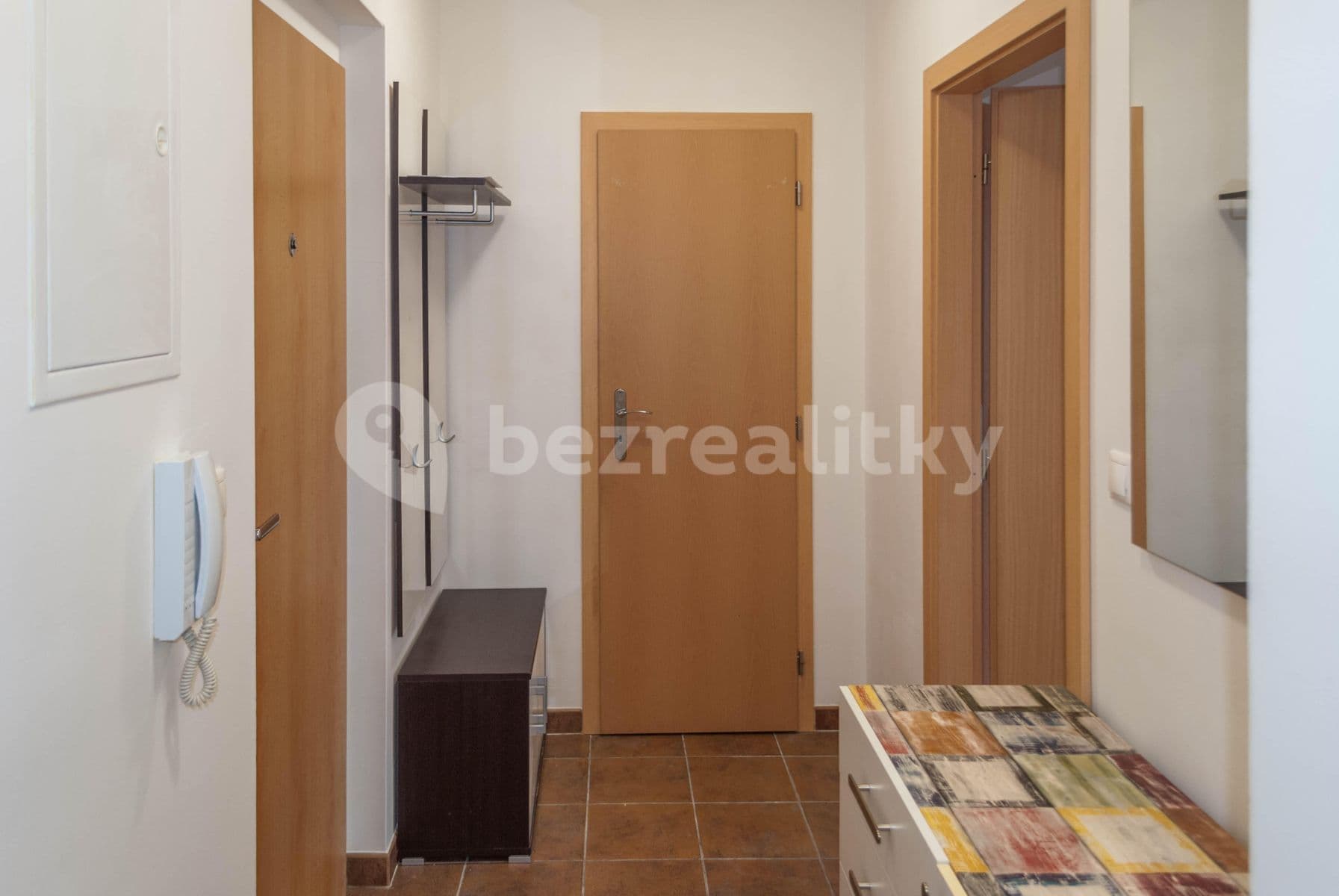 Pronájem bytu 2+kk 60 m², Místecká, Praha, Praha Pronájem bytu 2+kk 60 m², Místecká, Praha, Praha
