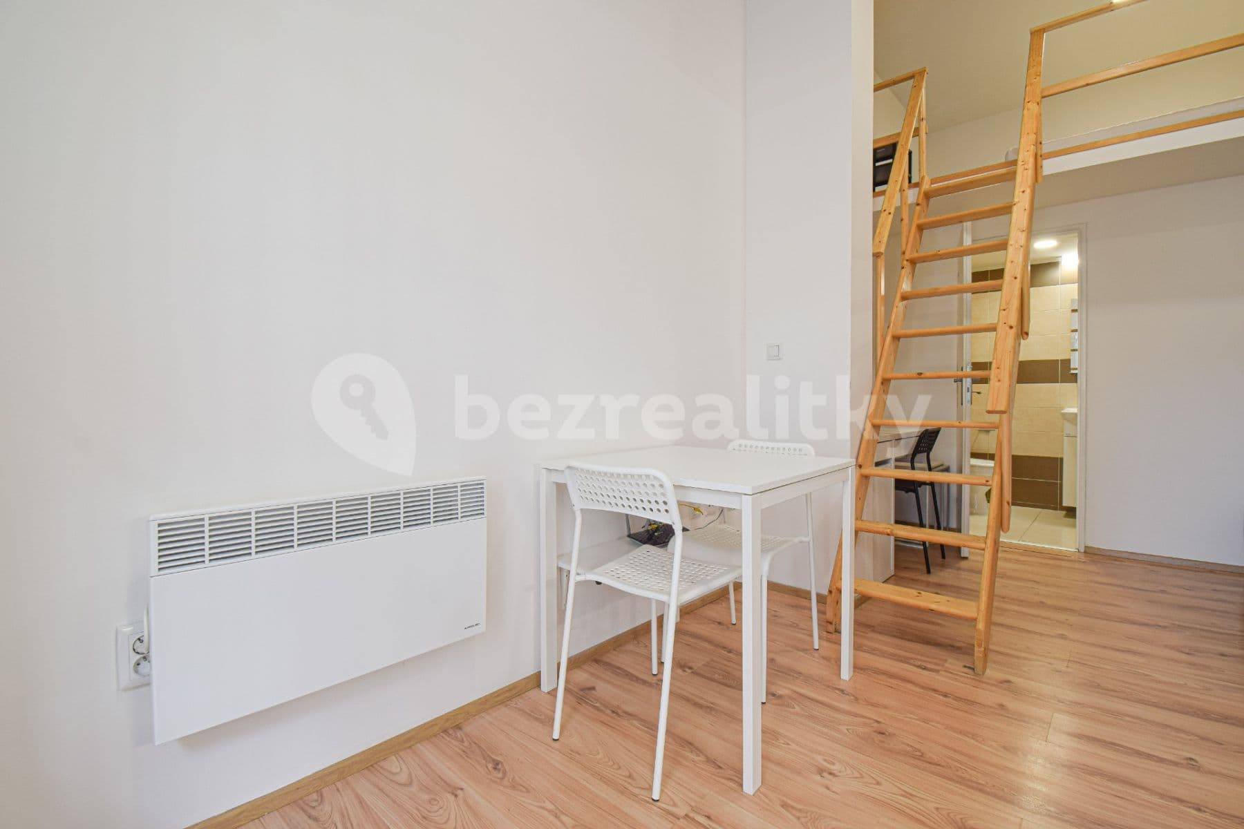 Pronájem bytu 1+kk 23 m², Mendlovo náměstí, Brno, Jihomoravský kraj Pronájem bytu 1+kk 23 m², Mendlovo náměstí, Brno, Jihomoravský kraj