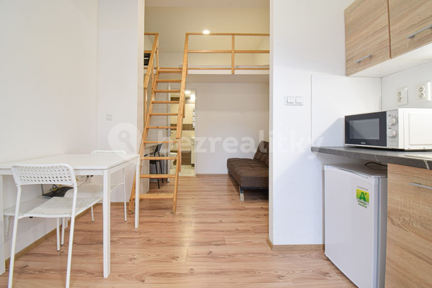 Pronájem bytu 1+kk 23 m², Mendlovo náměstí, Brno, Jihomoravský kraj Pronájem bytu 1+kk 23 m², Mendlovo náměstí, Brno, Jihomoravský kraj