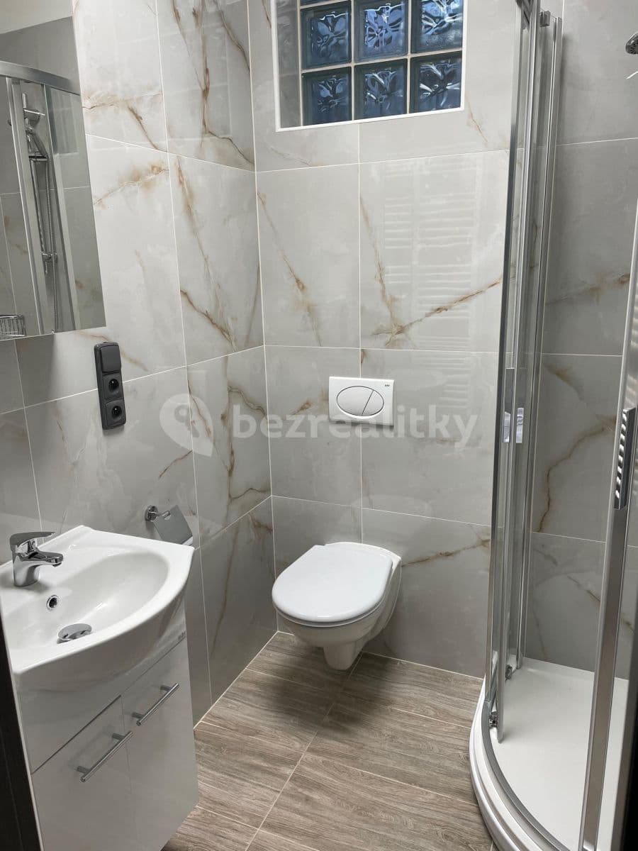 Pronájem bytu 1+kk 25 m², Podleská, Praha, Praha Pronájem bytu 1+kk 25 m², Podleská, Praha, Praha