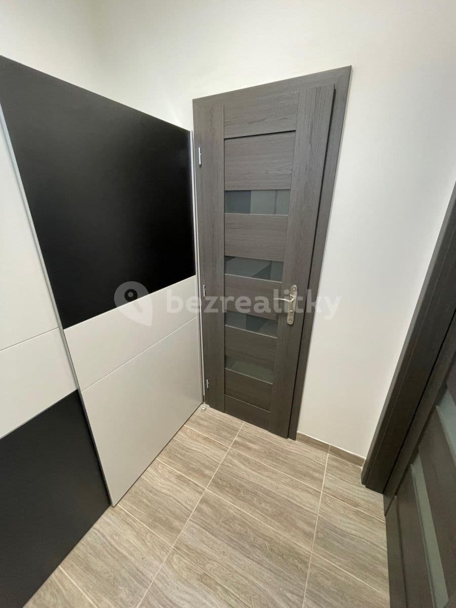 Pronájem bytu 1+kk 25 m², Podleská, Praha, Praha Pronájem bytu 1+kk 25 m², Podleská, Praha, Praha