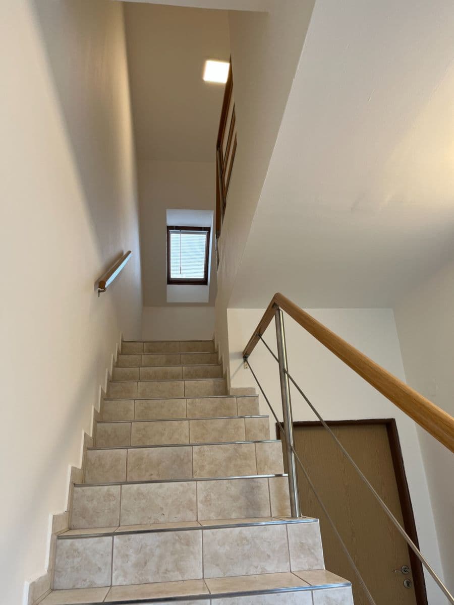 Pronájem bytu 3+1 120 m², Havlíčkovo nám., Kladno, Středočeský kraj Pronájem bytu 3+1 120 m², Havlíčkovo nám., Kladno, Středočeský kraj