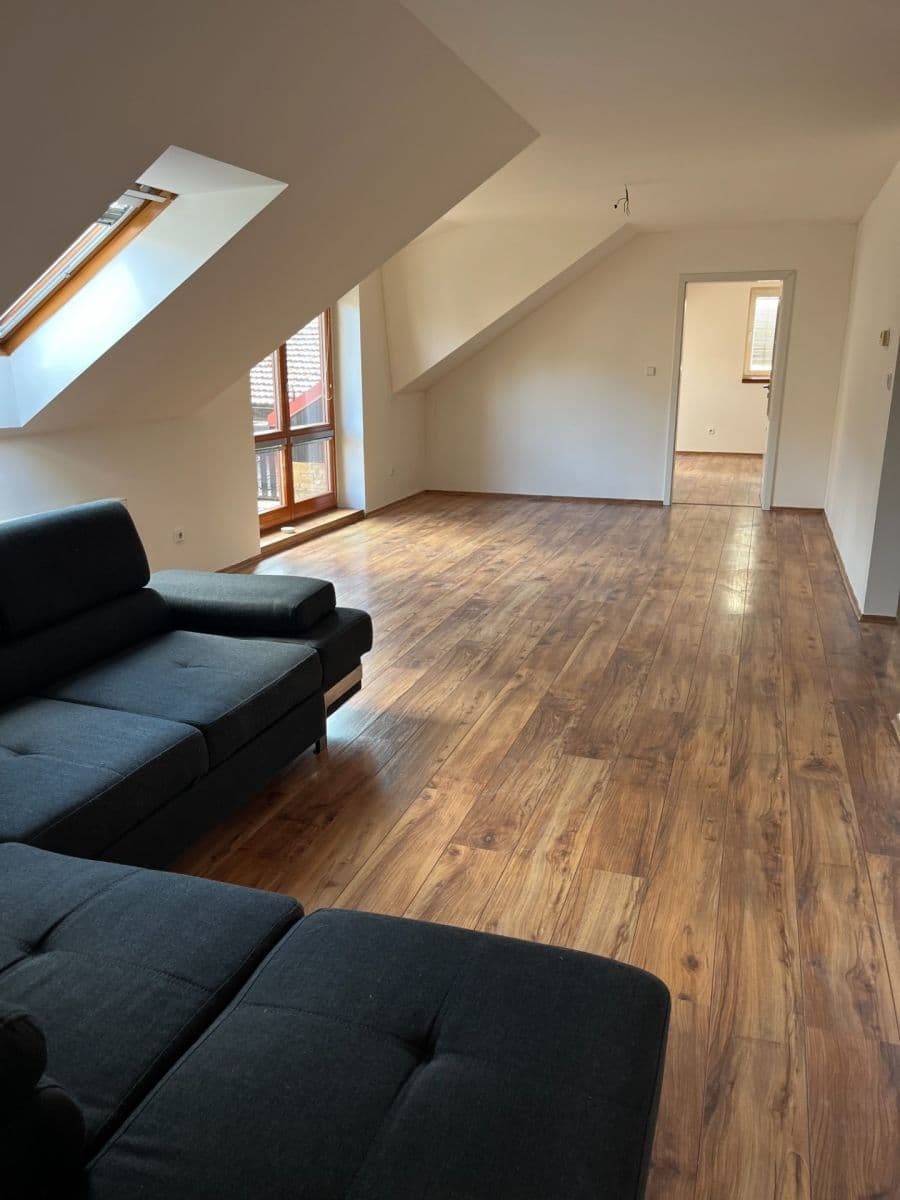 Pronájem bytu 3+1 120 m², Havlíčkovo nám., Kladno, Středočeský kraj Pronájem bytu 3+1 120 m², Havlíčkovo nám., Kladno, Středočeský kraj