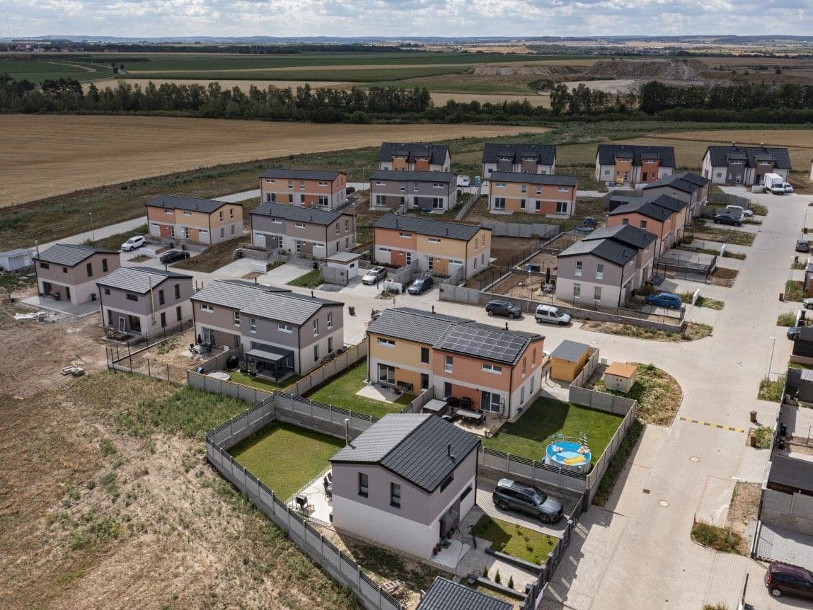 Prodej domu 108 m², pozemek 271 m², Nehvizdy, Středočeský kraj Prodej domu 108 m², pozemek 271 m², Nehvizdy, Středočeský kraj