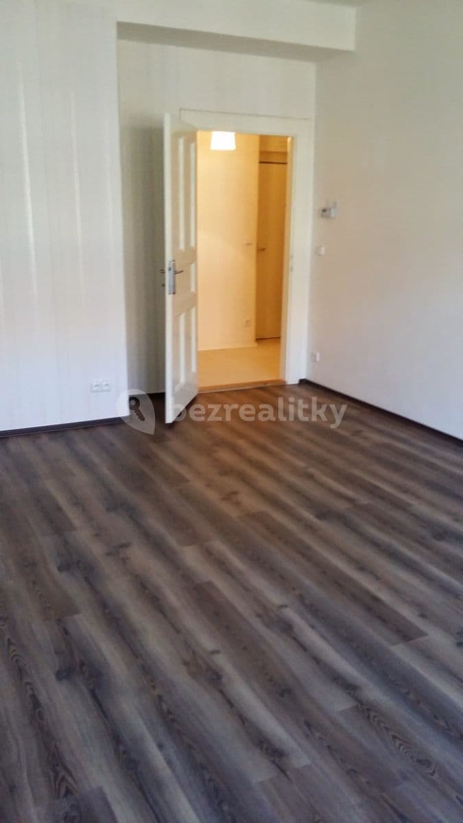 Pronájem bytu 2+1 55 m², Sokolovská, Praha, Praha