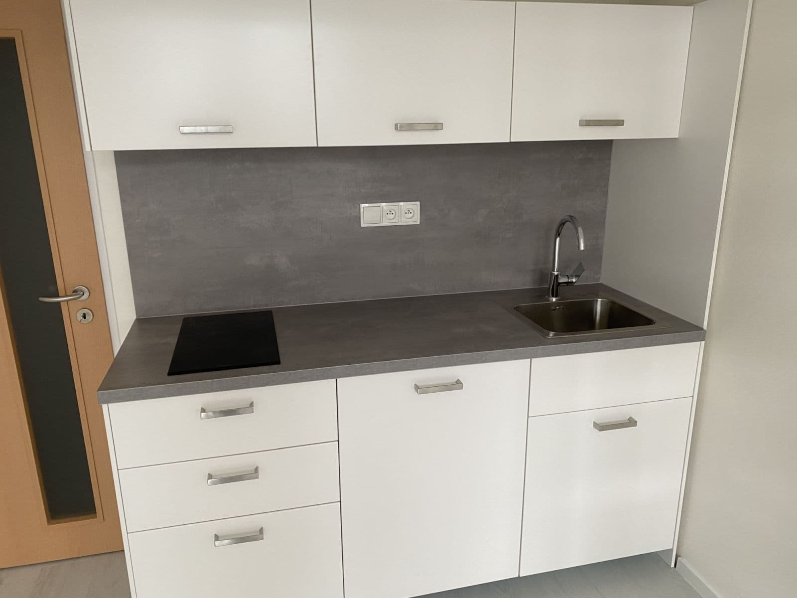 Pronájem bytu 1+kk 24 m², Hudcova, Brno, Jihomoravský kraj Pronájem bytu 1+kk 24 m², Hudcova, Brno, Jihomoravský kraj