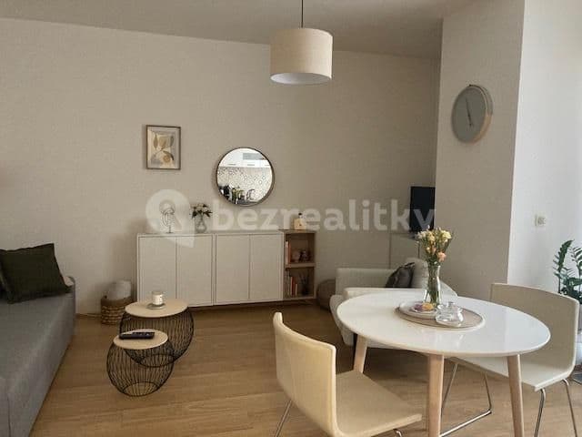 Pronájem bytu 1+kk 37 m², Mezilehlá, Praha, Praha Pronájem bytu 1+kk 37 m², Mezilehlá, Praha, Praha