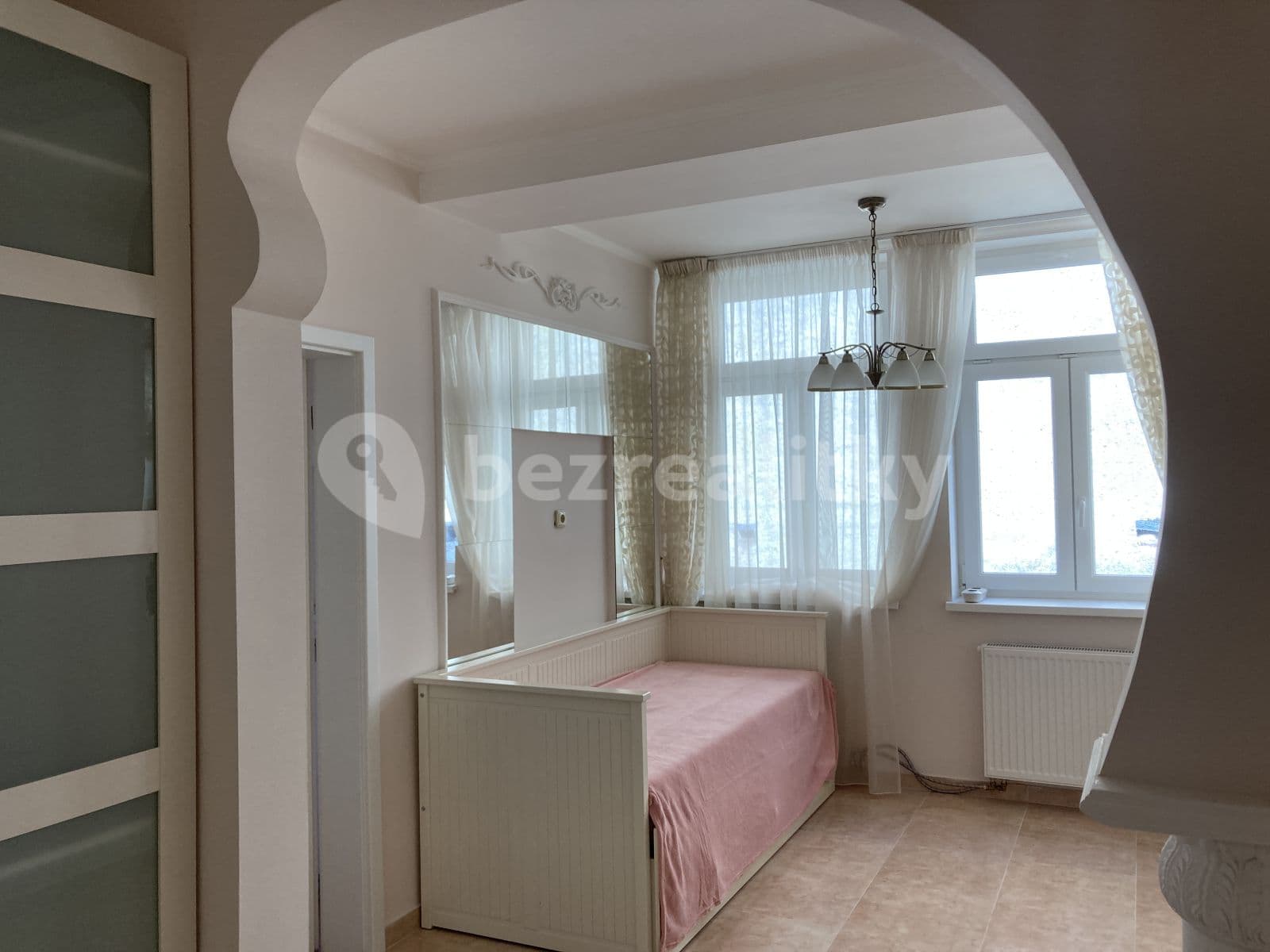 Pronájem bytu 2+1 56 m², Vřídelní, Karlovy Vary, Karlovarský kraj Pronájem bytu 2+1 56 m², Vřídelní, Karlovy Vary, Karlovarský kraj