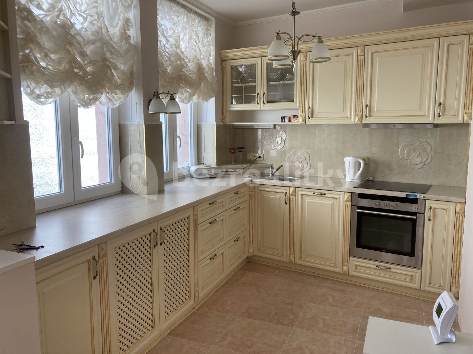 Pronájem bytu 2+1 56 m², Vřídelní, Karlovy Vary, Karlovarský kraj Pronájem bytu 2+1 56 m², Vřídelní, Karlovy Vary, Karlovarský kraj