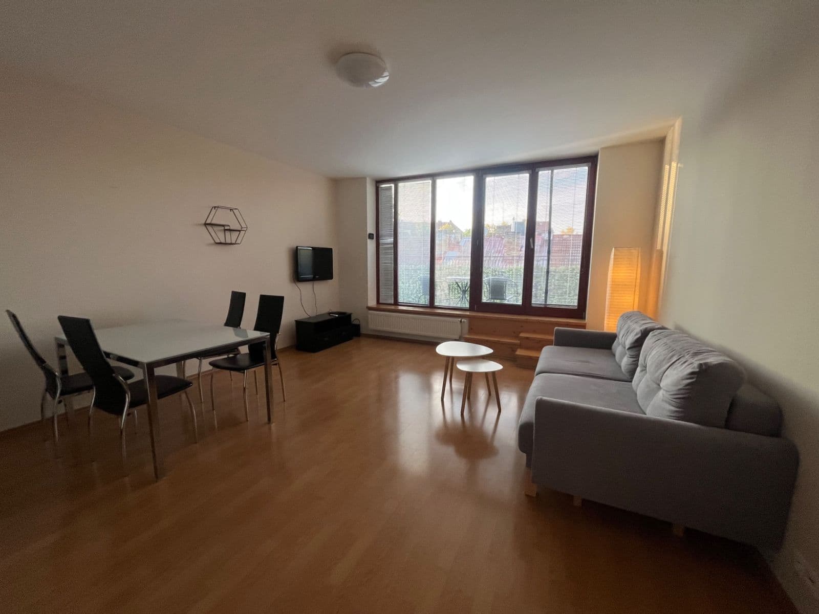 Pronájem bytu 2+kk 62 m², Podle Náhonu, Praha, Praha Pronájem bytu 2+kk 62 m², Podle Náhonu, Praha, Praha
