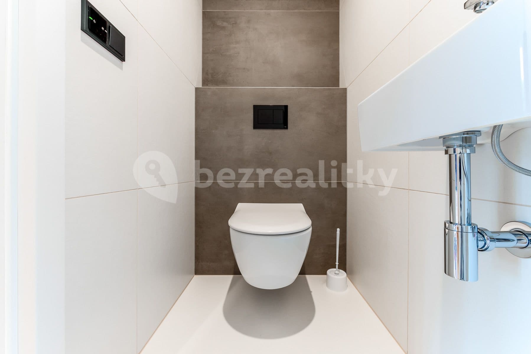 Pronájem bytu 3+kk 104 m², Grafická, Praha, Praha Pronájem bytu 3+kk 104 m², Grafická, Praha, Praha