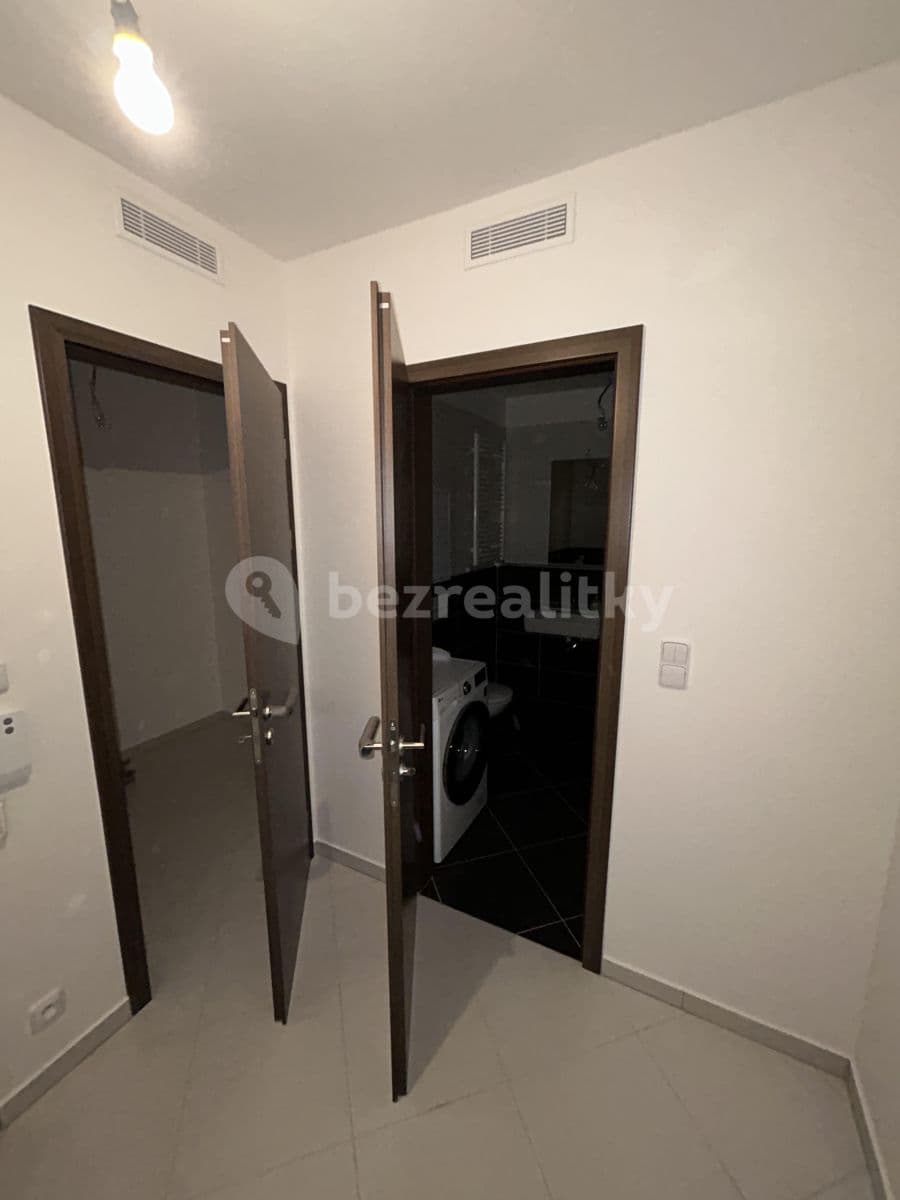 Pronájem bytu 1+kk 39 m², Ferrariho, Praha, Praha Pronájem bytu 1+kk 39 m², Ferrariho, Praha, Praha
