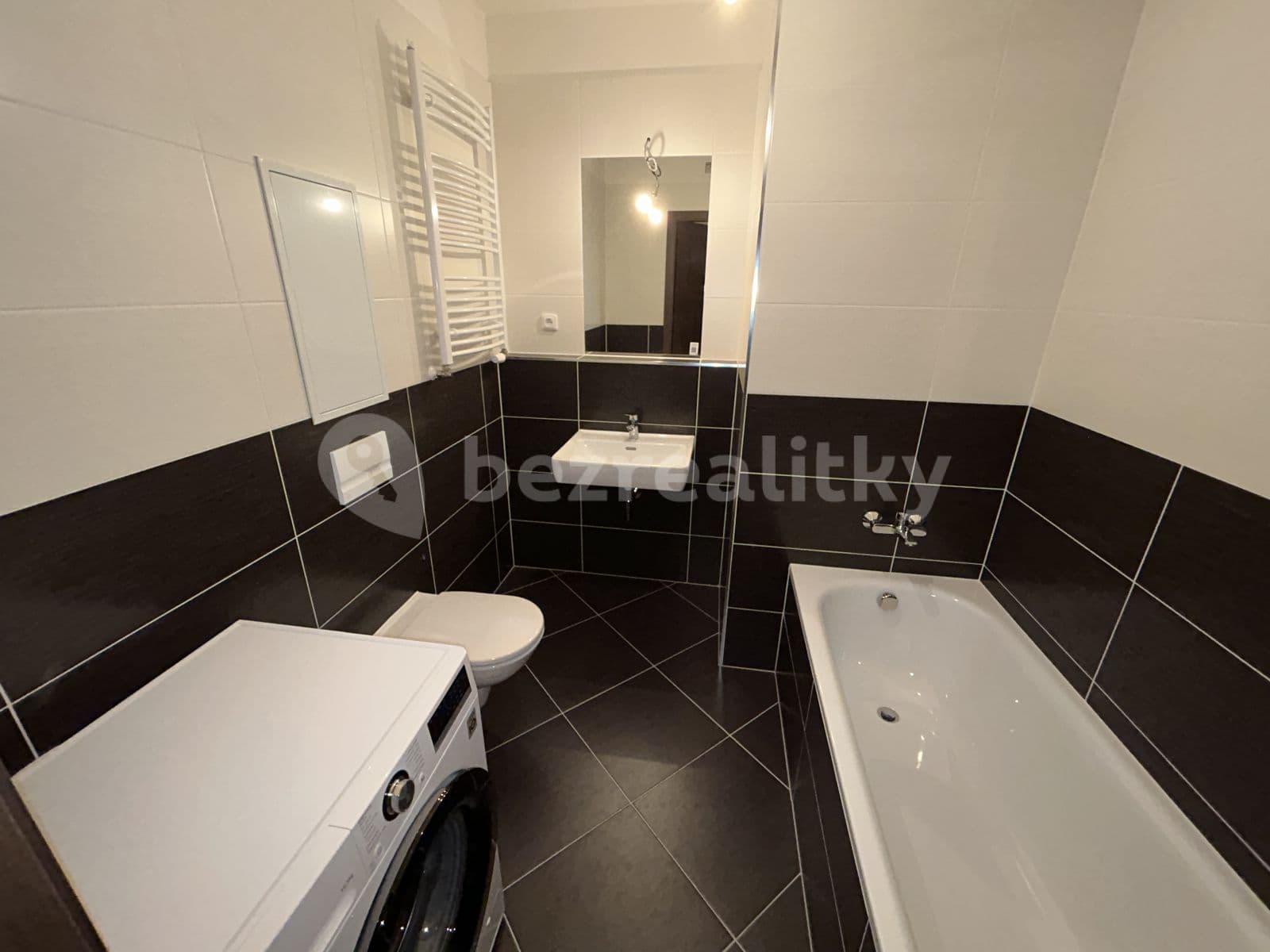 Pronájem bytu 1+kk 39 m², Ferrariho, Praha, Praha Pronájem bytu 1+kk 39 m², Ferrariho, Praha, Praha