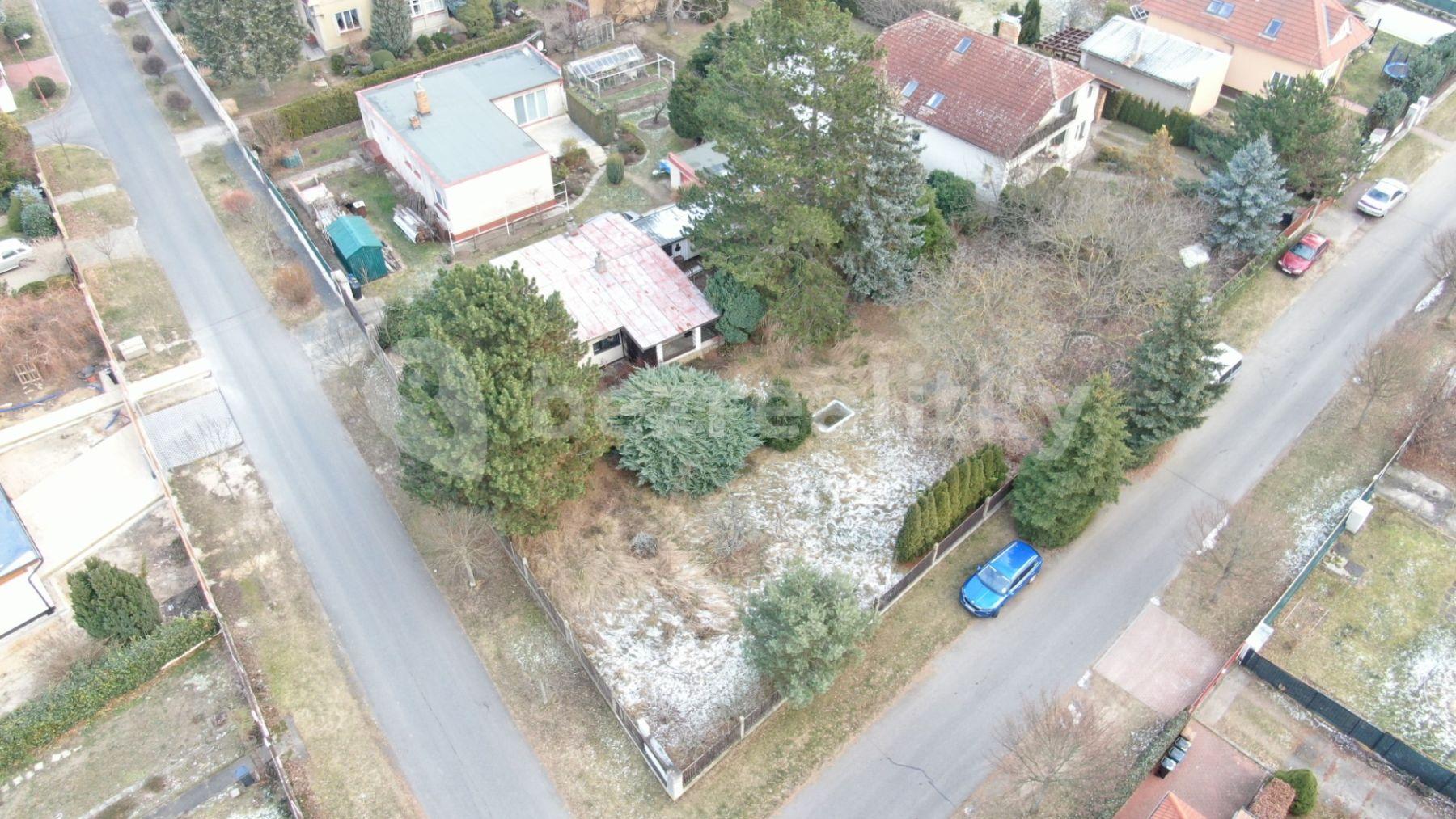 Prodej pozemku 1.043 m², Havlíčkova, Šestajovice, Středočeský kraj