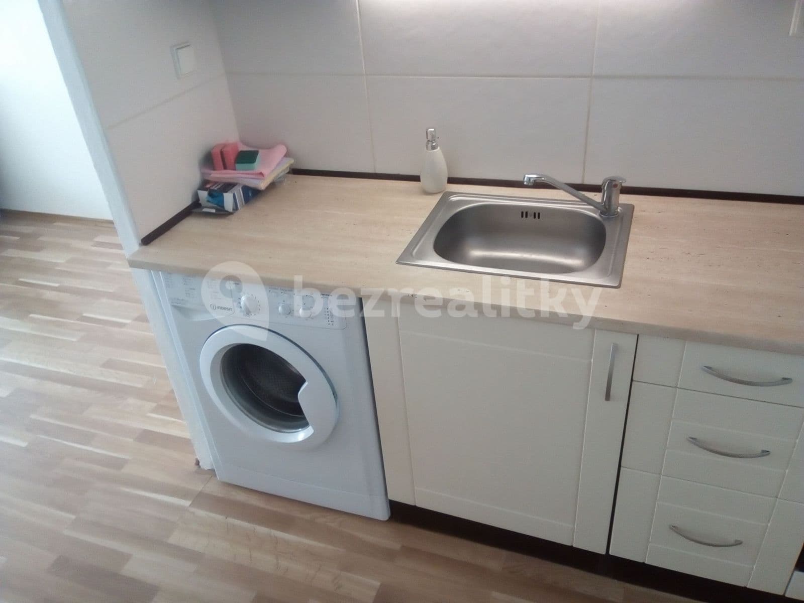 Pronájem bytu 2+kk 45 m², Bellušova, Praha, Praha Pronájem bytu 2+kk 45 m², Bellušova, Praha, Praha