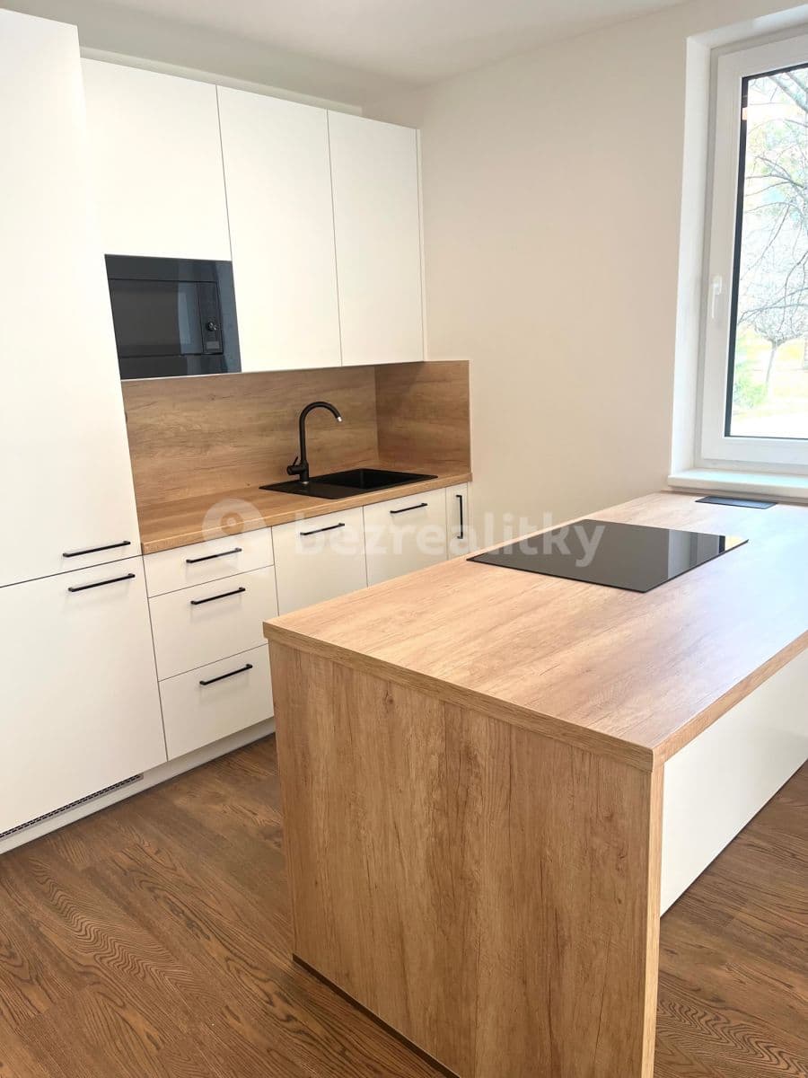 Pronájem bytu 1+kk 33 m², Zborovská, Brno, Jihomoravský kraj Pronájem bytu 1+kk 33 m², Zborovská, Brno, Jihomoravský kraj