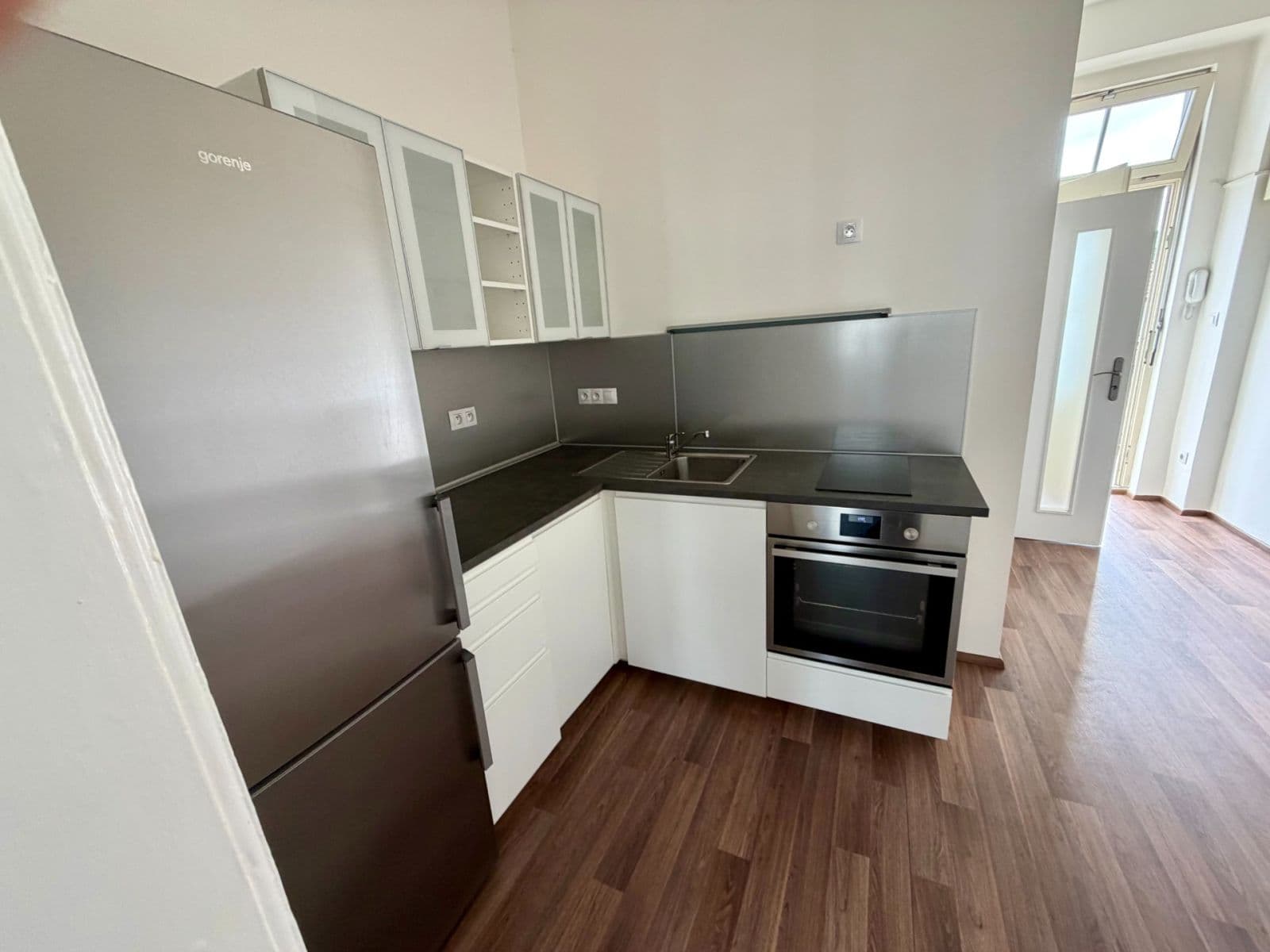 Pronájem bytu 1+1 38 m², Holečkova, Praha, Praha Pronájem bytu 1+1 38 m², Holečkova, Praha, Praha