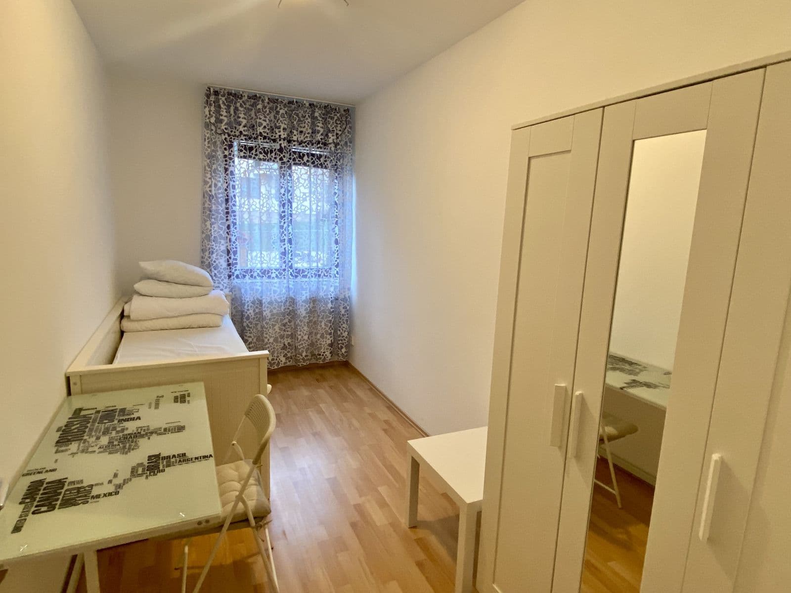 Pronájem bytu 2+1 44 m², Velké Přílepy, Středočeský kraj Pronájem bytu 2+1 44 m², Velké Přílepy, Středočeský kraj