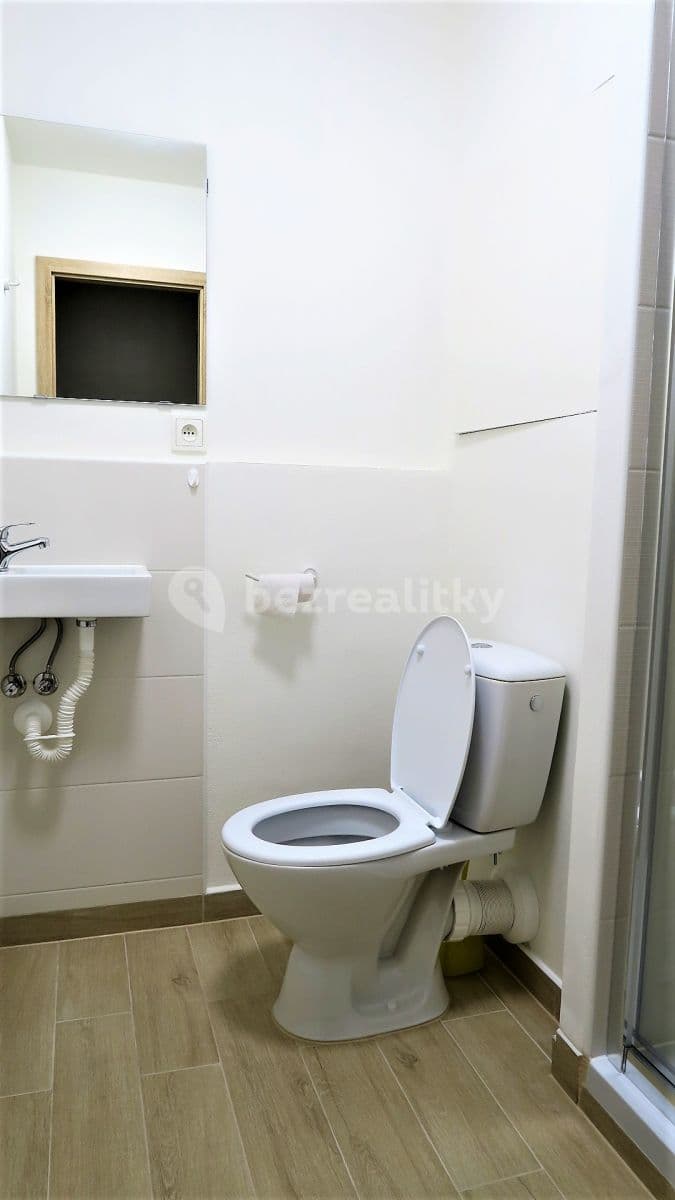 Pronájem bytu 4+kk 95 m², Doležalova, Praha, Praha Pronájem bytu 4+kk 95 m², Doležalova, Praha, Praha