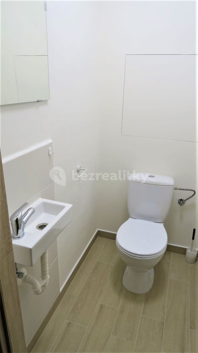 Pronájem bytu 4+kk 95 m², Doležalova, Praha, Praha Pronájem bytu 4+kk 95 m², Doležalova, Praha, Praha