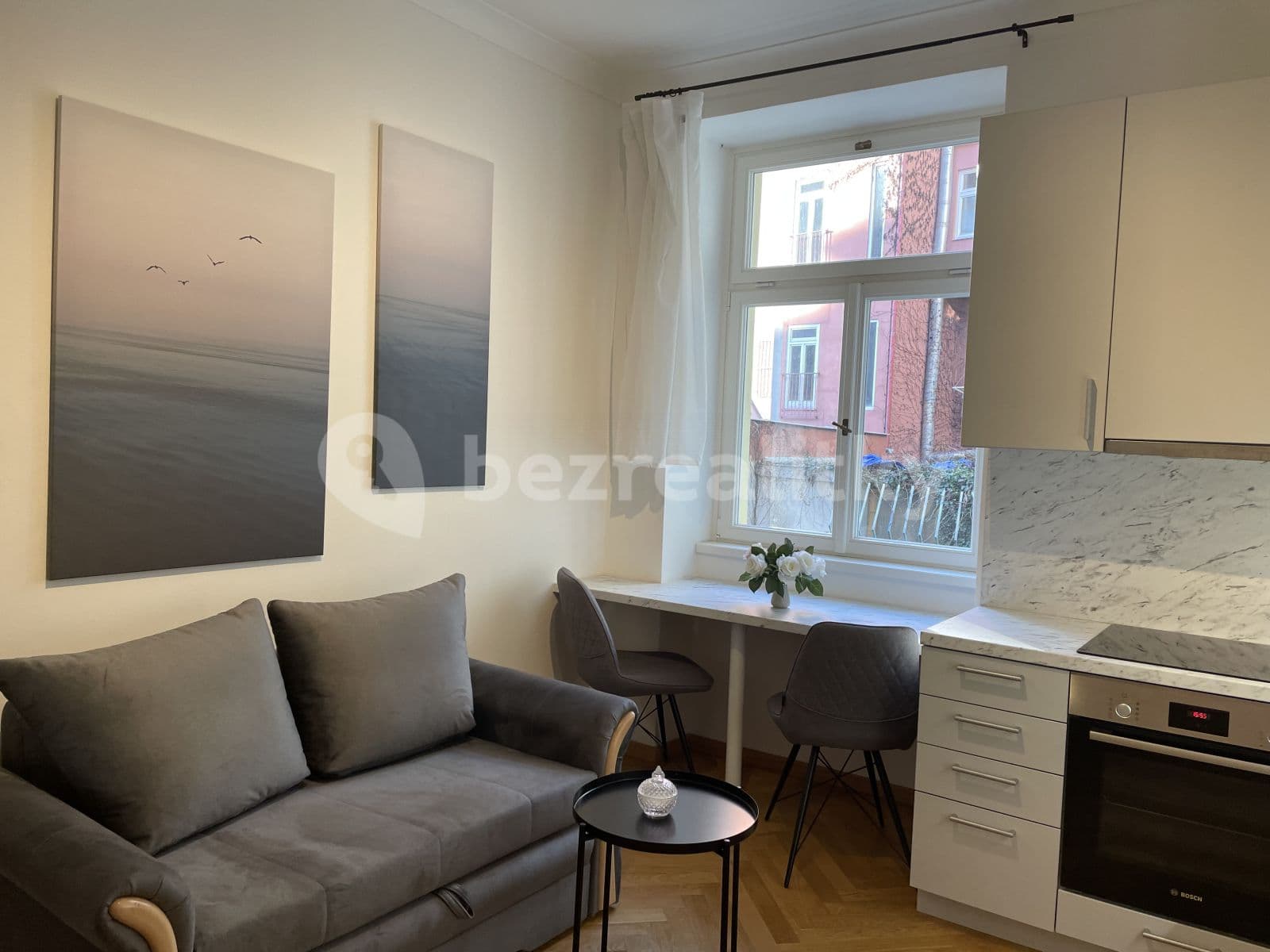 Pronájem bytu 2+kk 39 m², Černomořská, Praha, Praha Pronájem bytu 2+kk 39 m², Černomořská, Praha, Praha