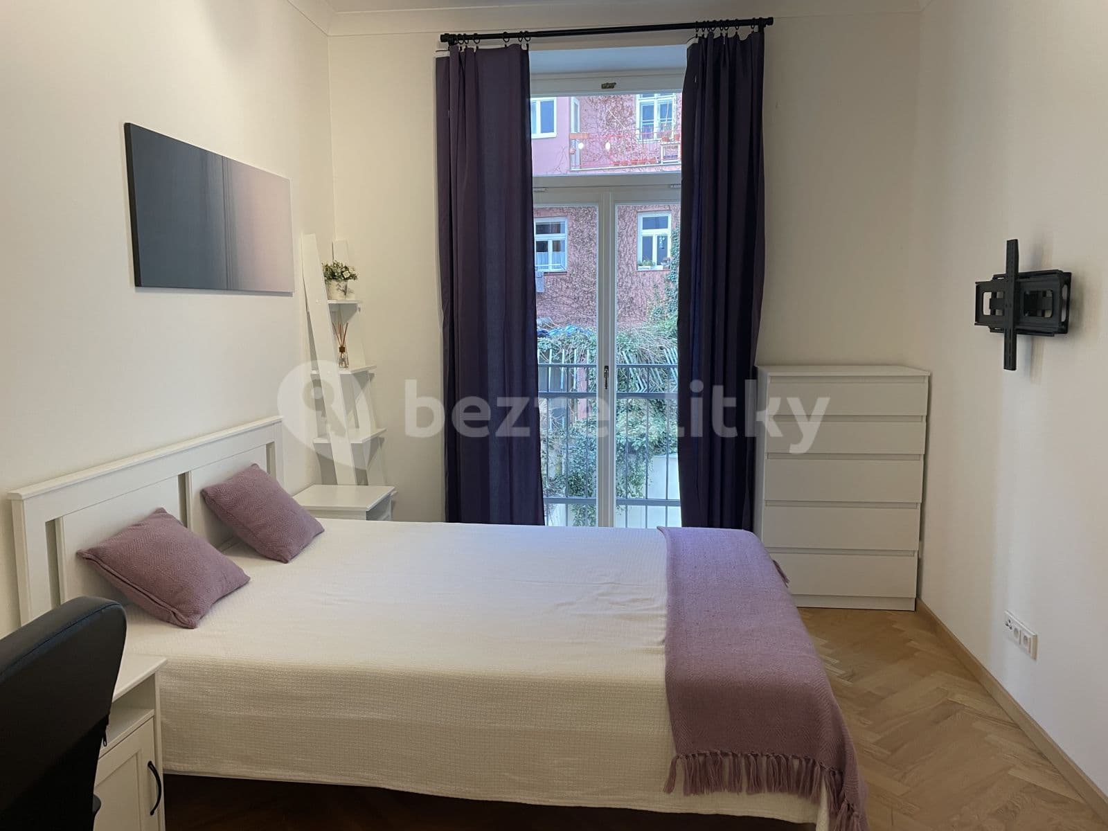 Pronájem bytu 2+kk 39 m², Černomořská, Praha, Praha Pronájem bytu 2+kk 39 m², Černomořská, Praha, Praha