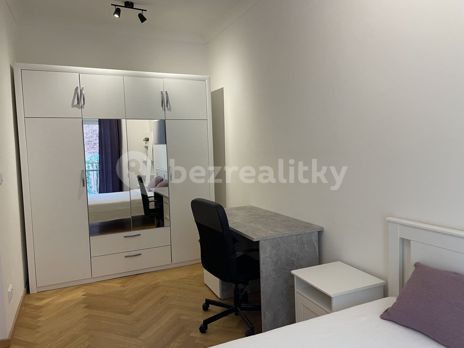 Pronájem bytu 2+kk 39 m², Černomořská, Praha, Praha Pronájem bytu 2+kk 39 m², Černomořská, Praha, Praha