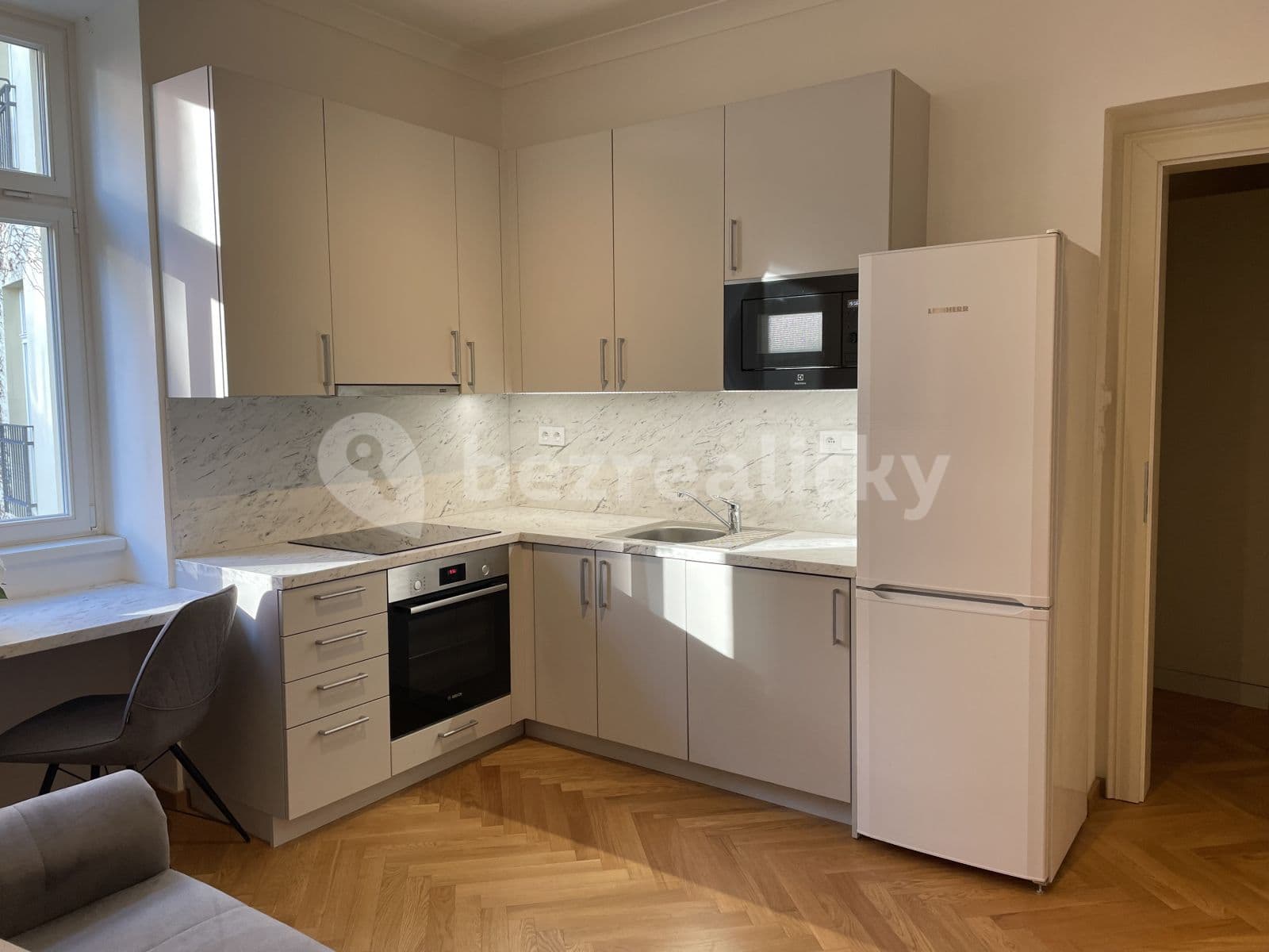 Pronájem bytu 2+kk 39 m², Černomořská, Praha, Praha Pronájem bytu 2+kk 39 m², Černomořská, Praha, Praha