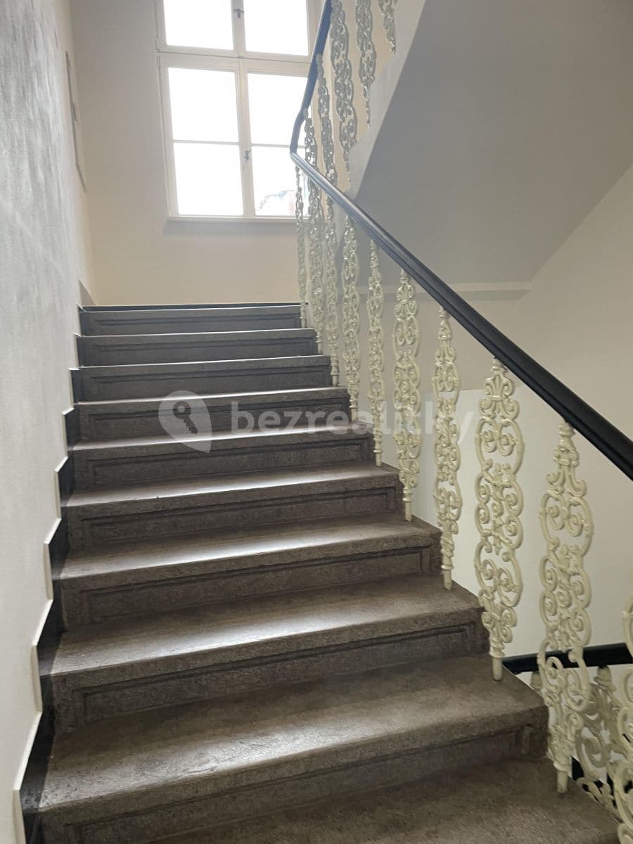 Pronájem bytu 2+kk 39 m², Černomořská, Praha, Praha Pronájem bytu 2+kk 39 m², Černomořská, Praha, Praha