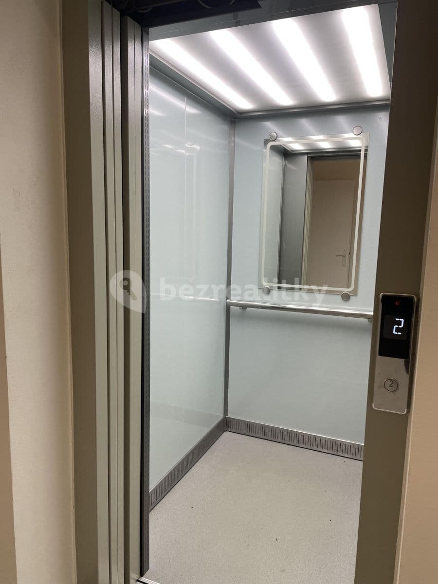 Pronájem bytu 2+kk 39 m², Černomořská, Praha, Praha Pronájem bytu 2+kk 39 m², Černomořská, Praha, Praha