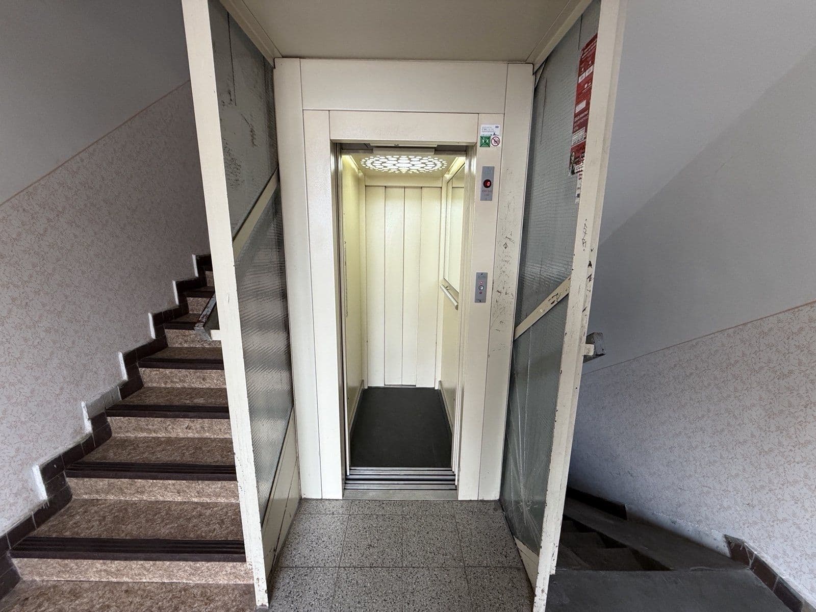 Pronájem bytu 1+kk 24 m², Lipová, Frýdek-Místek, Moravskoslezský kraj Pronájem bytu 1+kk 24 m², Lipová, Frýdek-Místek, Moravskoslezský kraj