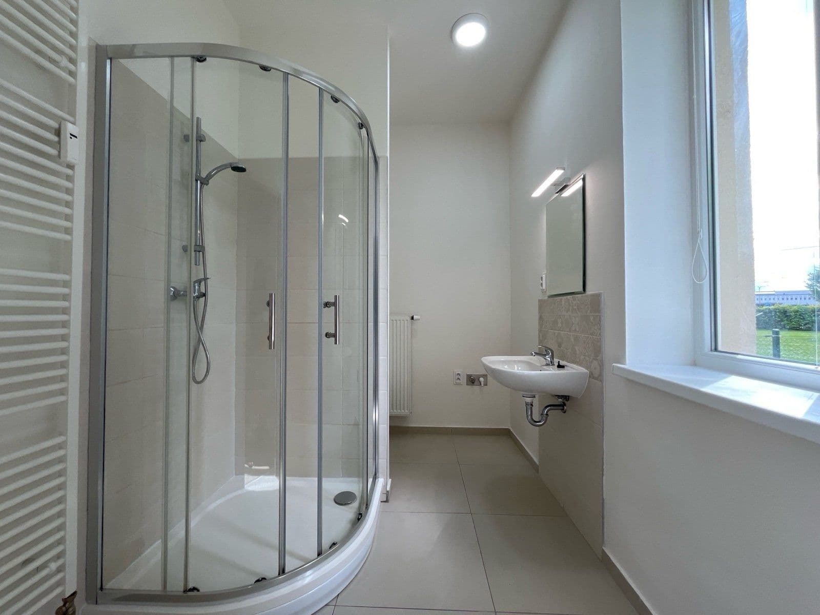 Pronájem bytu 2+kk 44 m², Nadační, Ostrava, Moravskoslezský kraj Pronájem bytu 2+kk 44 m², Nadační, Ostrava, Moravskoslezský kraj