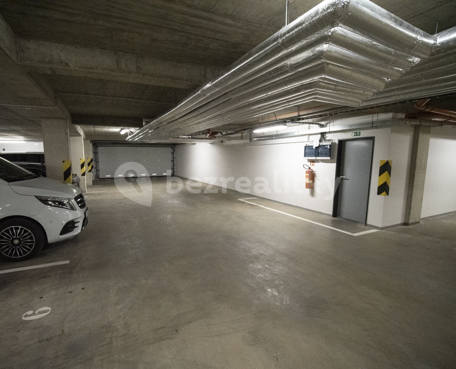 Pronájem garáže 12 m², Formanská, Praha, Praha Pronájem garáže 12 m², Formanská, Praha, Praha