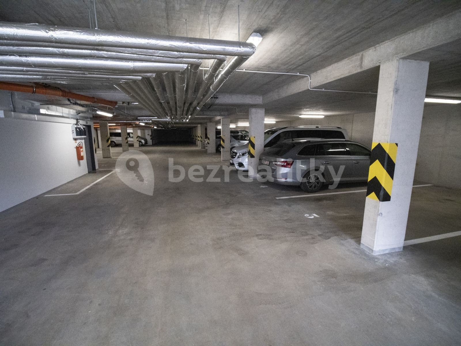 Pronájem garáže 12 m², Formanská, Praha, Praha Pronájem garáže 12 m², Formanská, Praha, Praha