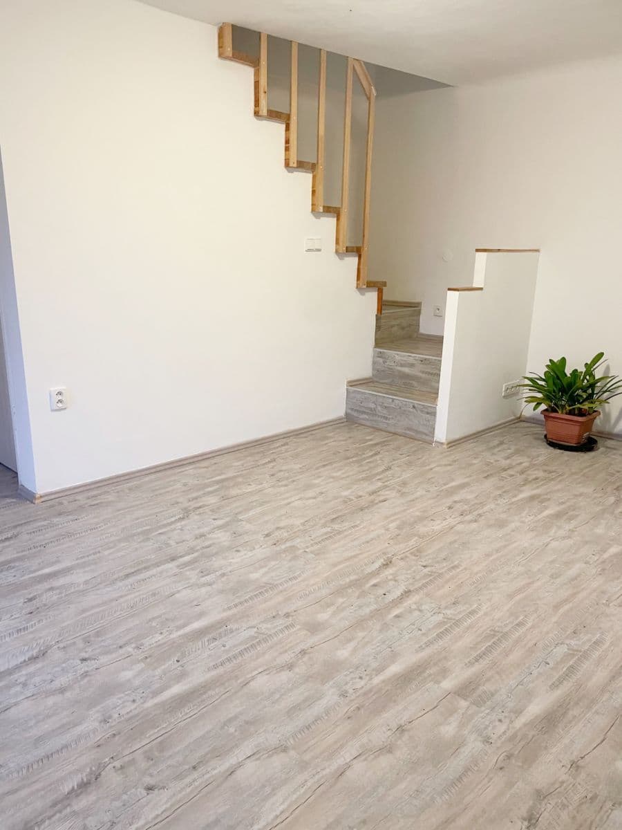 Pronájem domu 90 m², pozemek 100 m², Na kopečku, Lety, Středočeský kraj Pronájem domu 90 m², pozemek 100 m², Na kopečku, Lety, Středočeský kraj