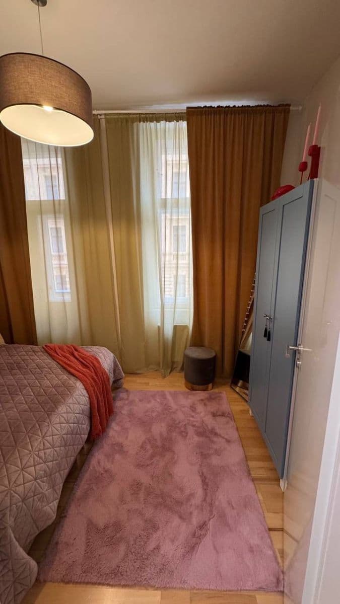 Pronájem bytu 2+kk 57 m², Tyršova, Praha, Praha Pronájem bytu 2+kk 57 m², Tyršova, Praha, Praha
