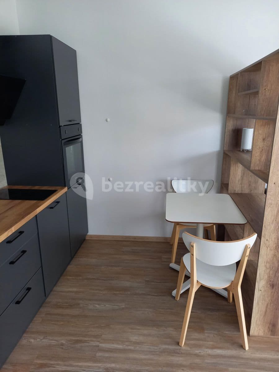 Pronájem bytu 1+kk 31 m², U Potoka, Mělník, Středočeský kraj Pronájem bytu 1+kk 31 m², U Potoka, Mělník, Středočeský kraj