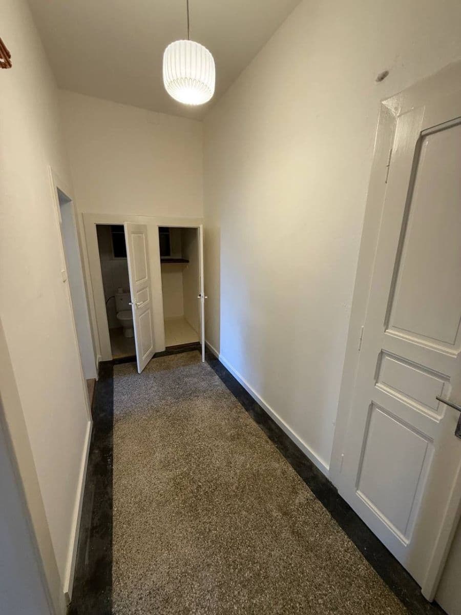 Pronájem bytu 2+kk 62 m², náměstí Dr. Václava Holého, Praha, Praha Pronájem bytu 2+kk 62 m², náměstí Dr. Václava Holého, Praha, Praha