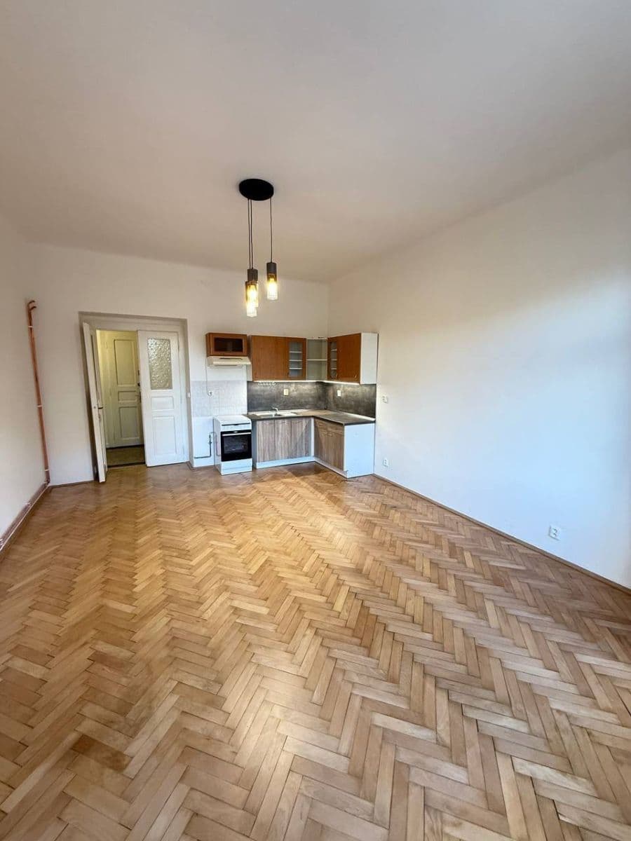 Pronájem bytu 2+kk 62 m², náměstí Dr. Václava Holého, Praha, Praha Pronájem bytu 2+kk 62 m², náměstí Dr. Václava Holého, Praha, Praha