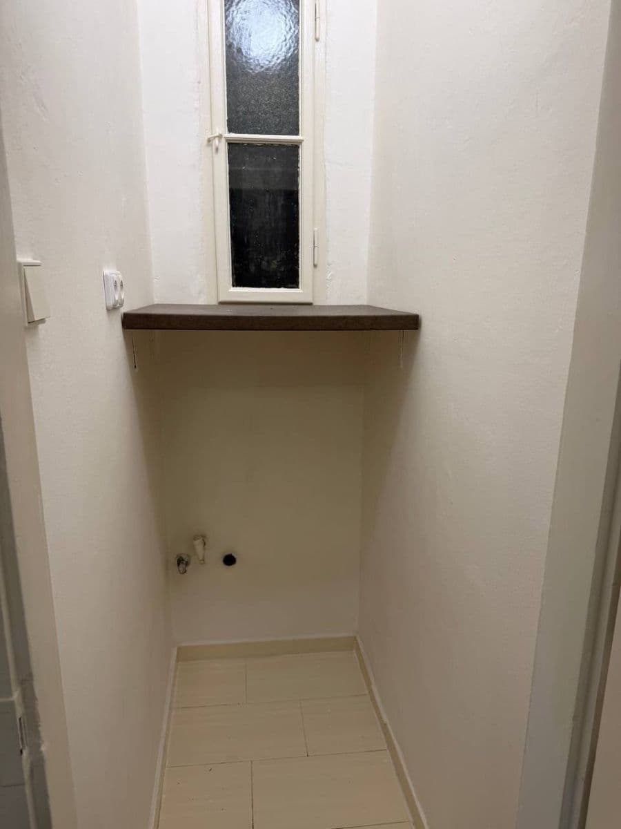 Pronájem bytu 2+kk 62 m², náměstí Dr. Václava Holého, Praha, Praha Pronájem bytu 2+kk 62 m², náměstí Dr. Václava Holého, Praha, Praha