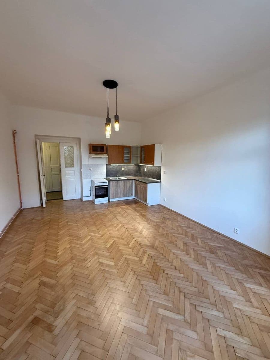 Pronájem bytu 2+kk 62 m², náměstí Dr. Václava Holého, Praha, Praha Pronájem bytu 2+kk 62 m², náměstí Dr. Václava Holého, Praha, Praha