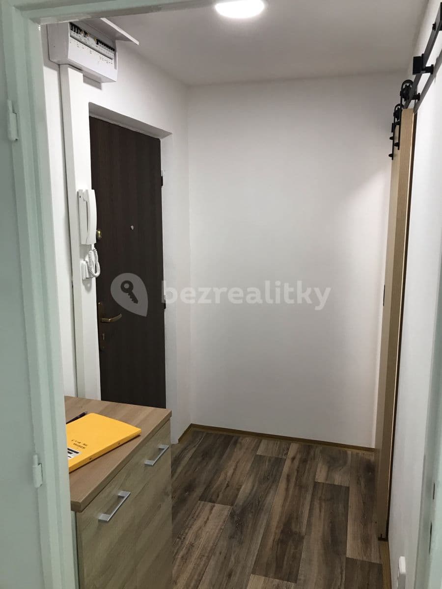 Pronájem bytu 1+kk 30 m², Hlávkova, Teplice, Ústecký kraj Pronájem bytu 1+kk 30 m², Hlávkova, Teplice, Ústecký kraj